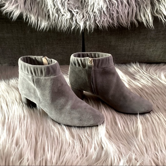 Clarks grey suede booties 6.5 - Picture 2 of 7